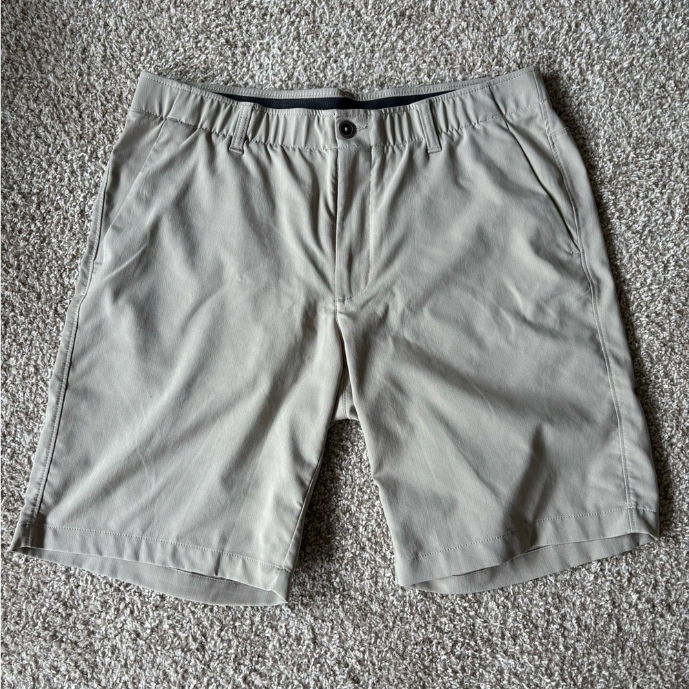 Under Armour Men's Tan Flat Front Golf Shorts